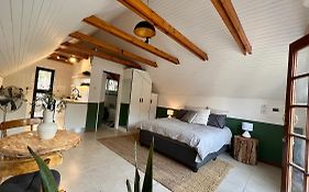 Cosy City Cottage